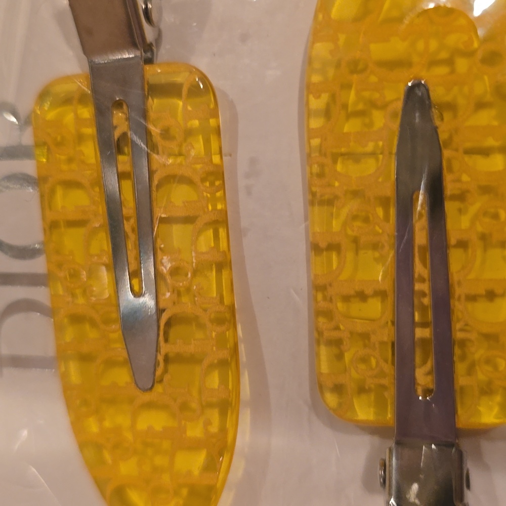 Dior Backstage Hairpin/Clip - Picture 2 of 5